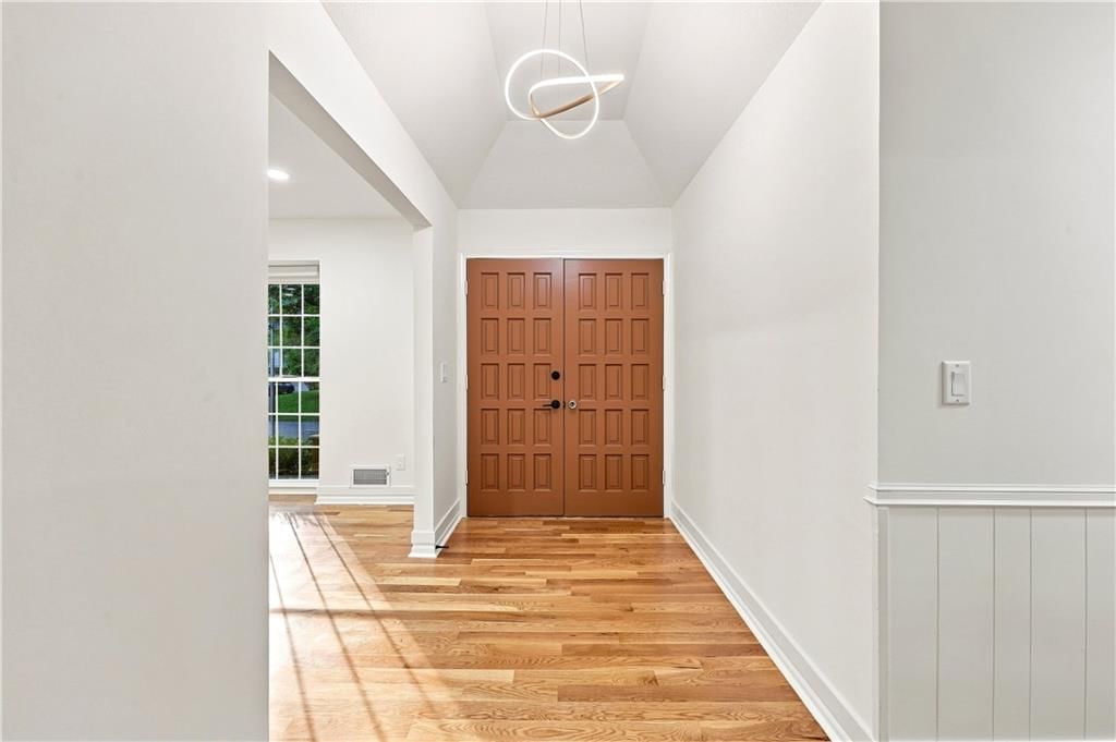 8143 NW Beaman Drive, Kansas City, MO: listing photo 3