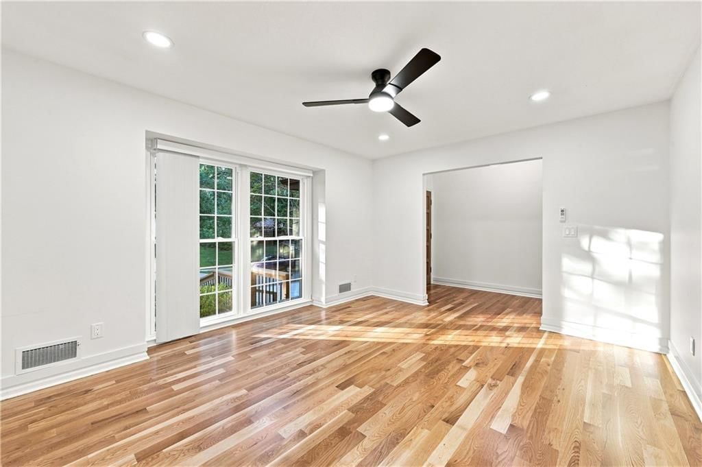Photo 5 of 56, 8143 NW Beaman Drive, Kansas City, MO 64151