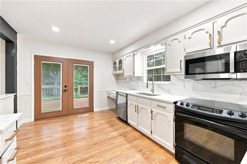 Photo 9 of 56, 8143 NW Beaman Drive, Kansas City, MO 64151
