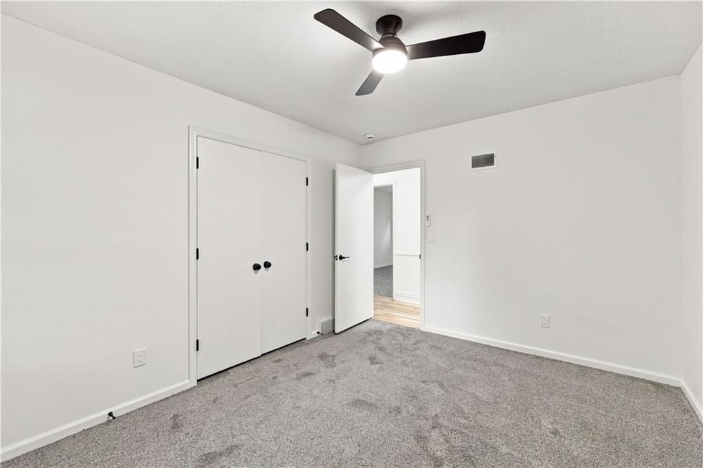 Photo 22 of 56 - 8143 NW Beaman Drive, Kansas City, MO 64151