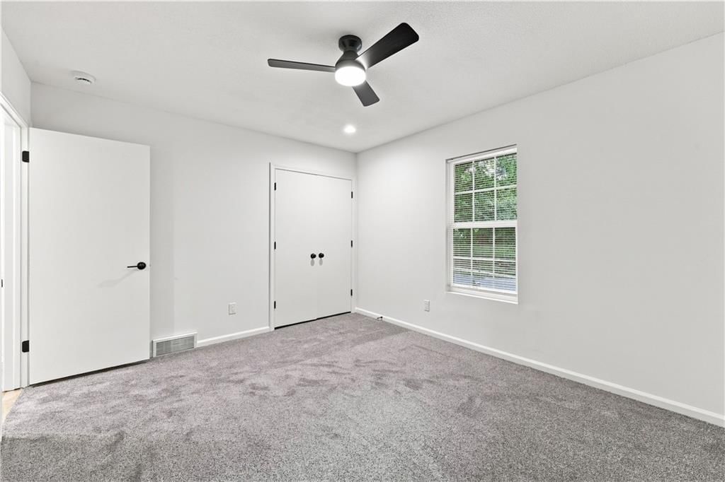 Photo 26 of 56 - 8143 NW Beaman Drive, Kansas City, MO 64151