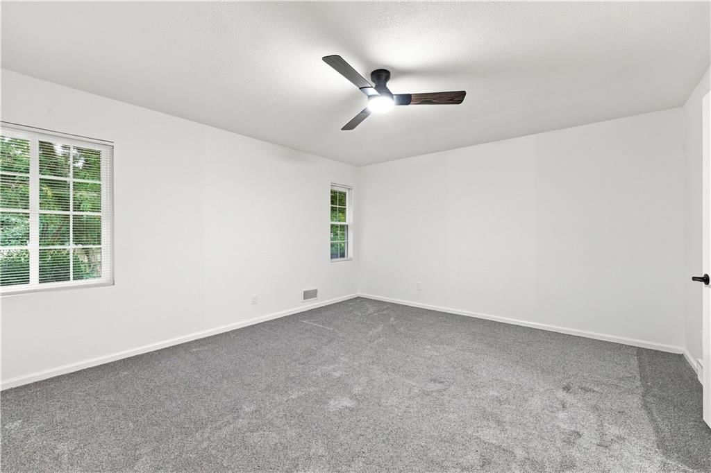 Photo 27 of 56 - 8143 NW Beaman Drive, Kansas City, MO 64151