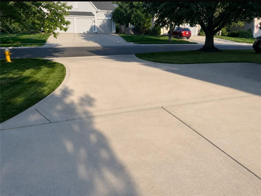 8403 W 128th Street — photo 16