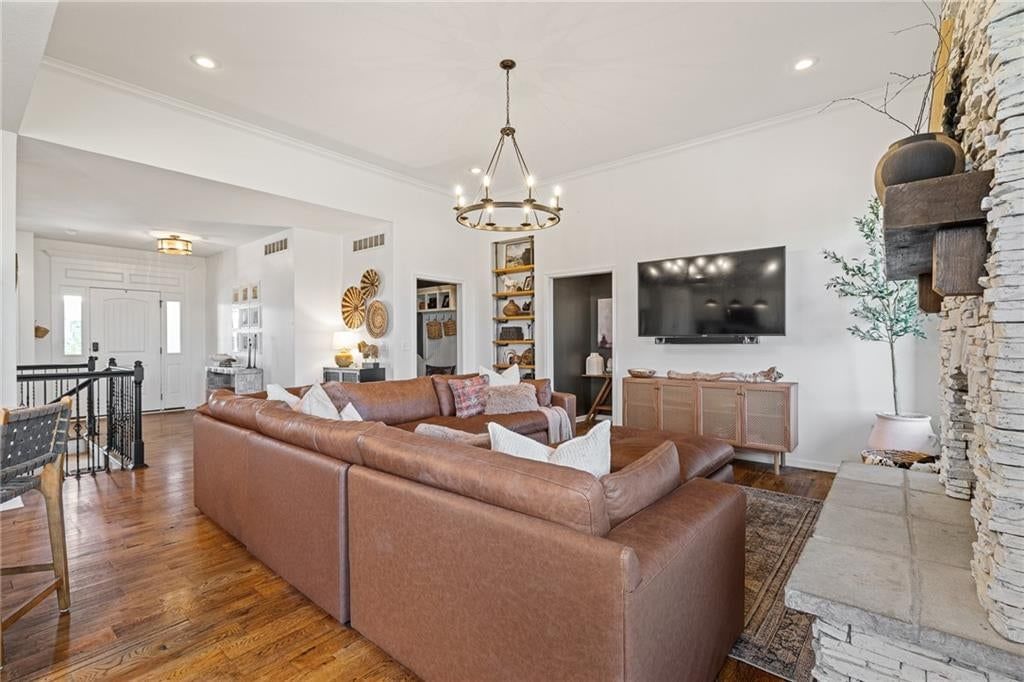 11322 Kimball Avenue — photo 9