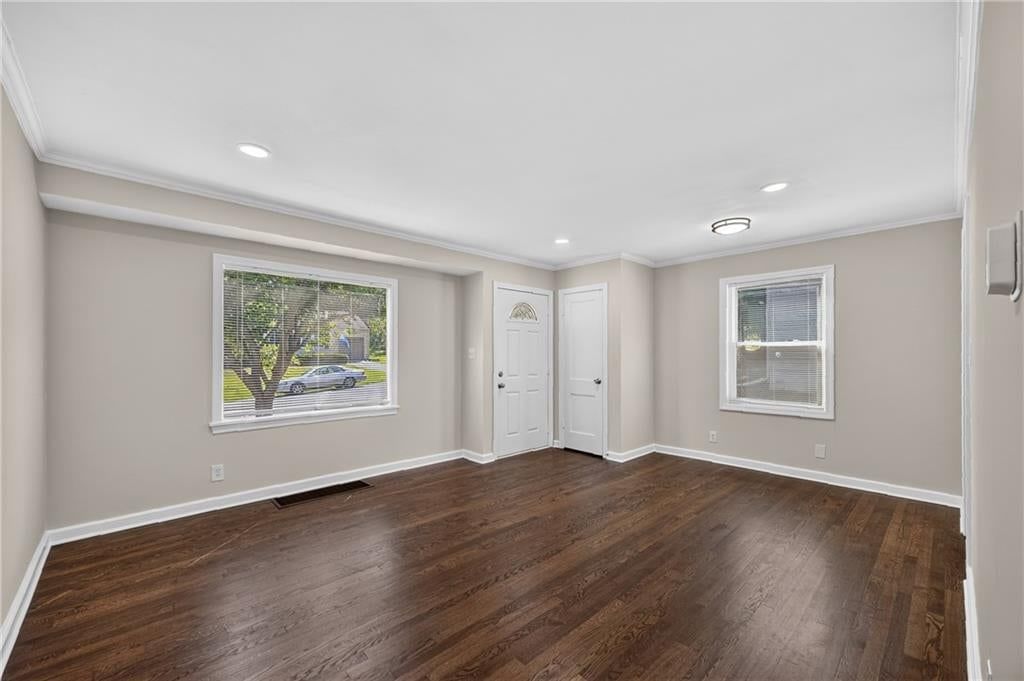 610 W 88th Terrace — photo 6