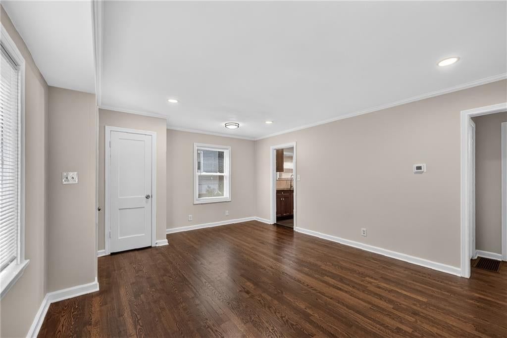 610 W 88th Terrace — photo 7