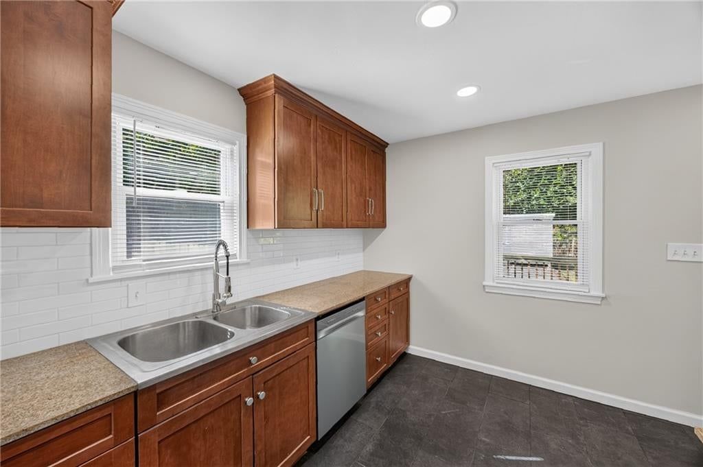 610 W 88th Terrace — photo 12