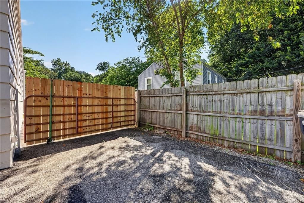 610 W 88th Terrace — photo 25