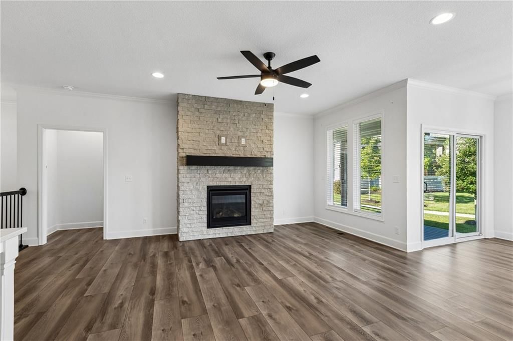 Photo 5 of 53, 16236 Broadmoor Street, Overland Park, KS 66085