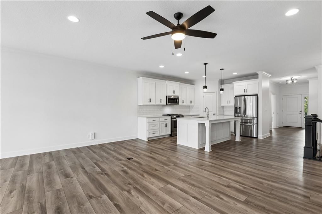 Photo 6 of 53, 16236 Broadmoor Street, Overland Park, KS 66085