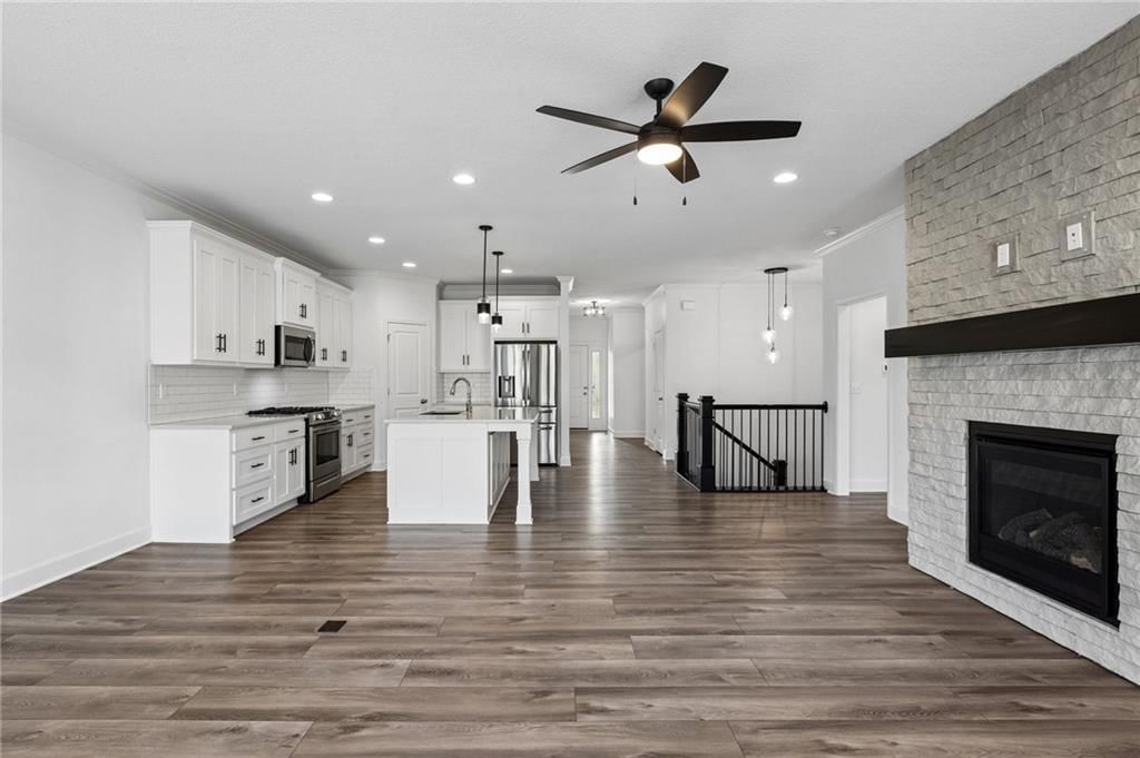 Photo 7 of 53 - 16236 Broadmoor Street, Overland Park, KS 66085