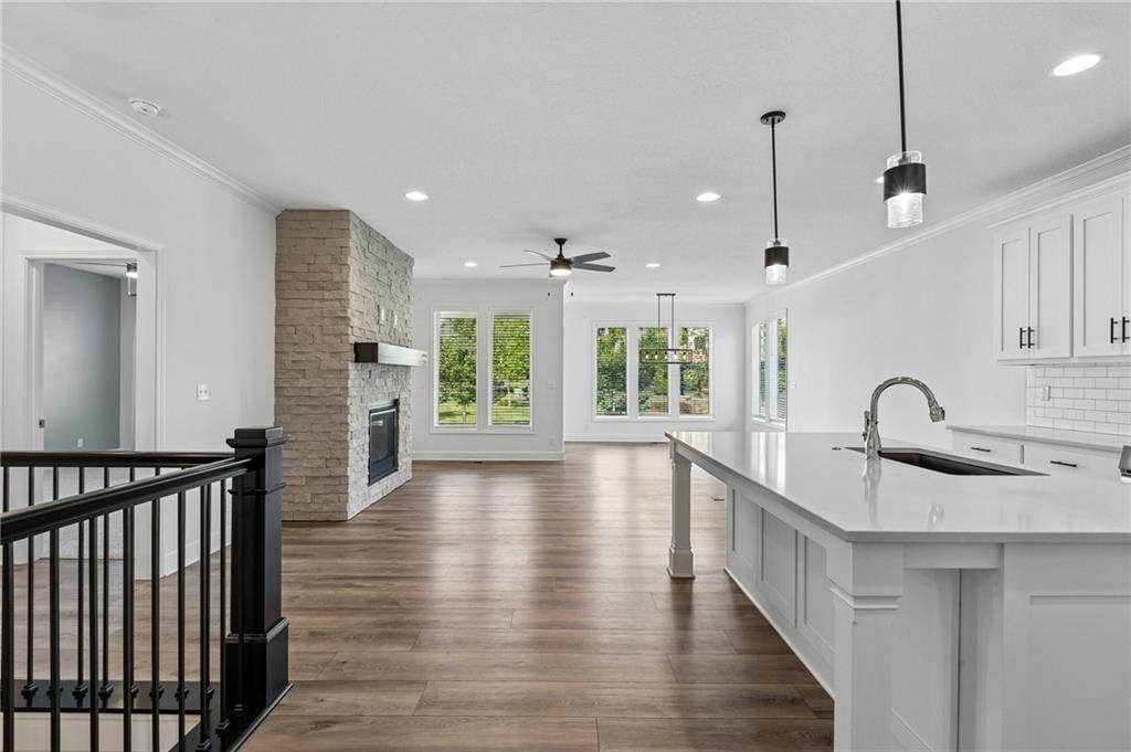 Photo 8 of 53 - 16236 Broadmoor Street, Overland Park, KS 66085