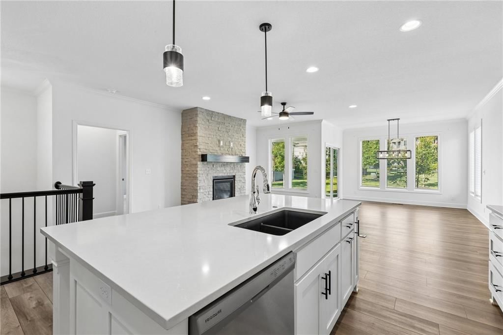 Photo 13 of 53 - 16236 Broadmoor Street, Overland Park, KS 66085