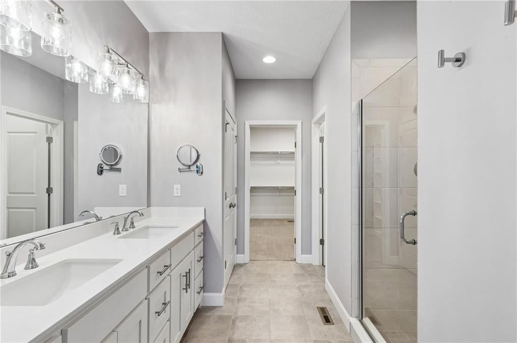 Photo 19 of 53, 16236 Broadmoor Street, Overland Park, KS 66085