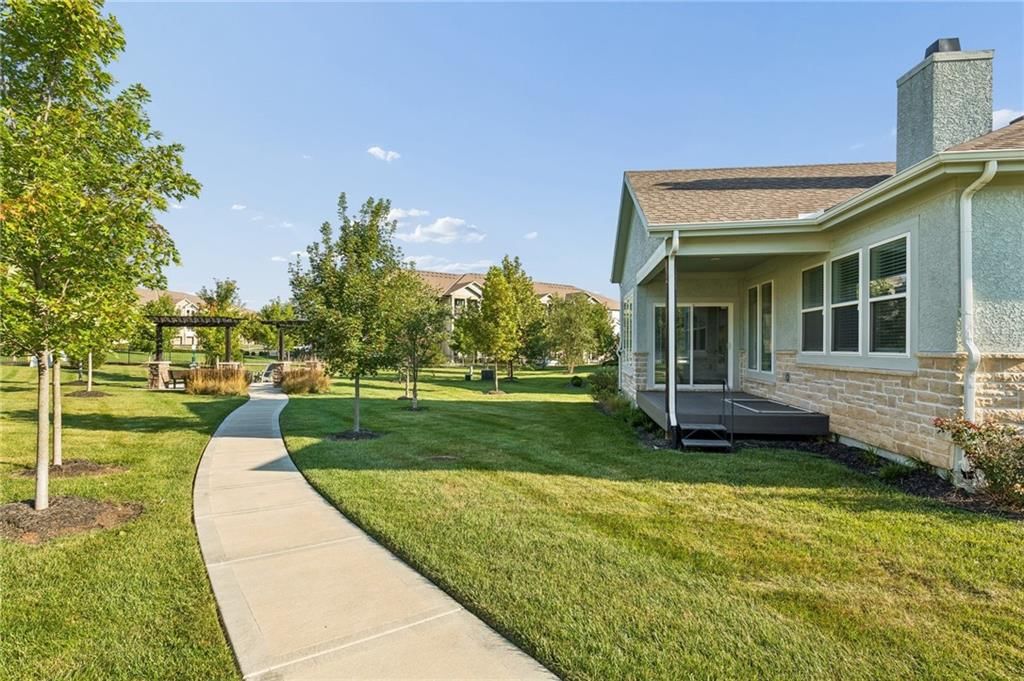 Photo 42 of 53 - 16236 Broadmoor Street, Overland Park, KS 66085