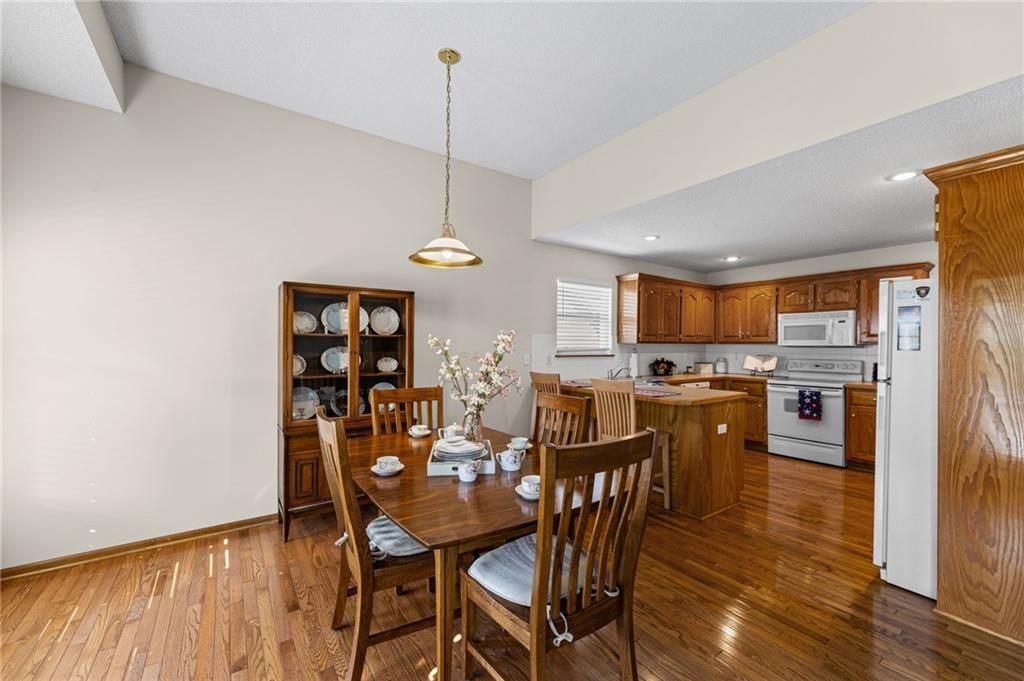 350 N Locust Street — photo 9