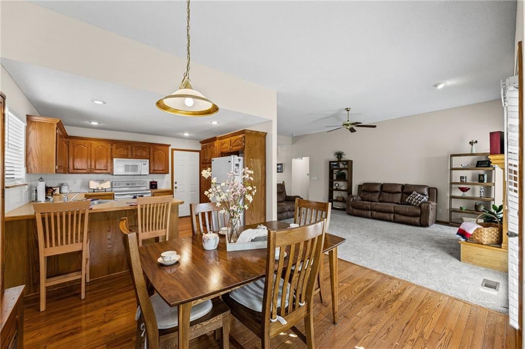 350 N Locust Street — photo 10
