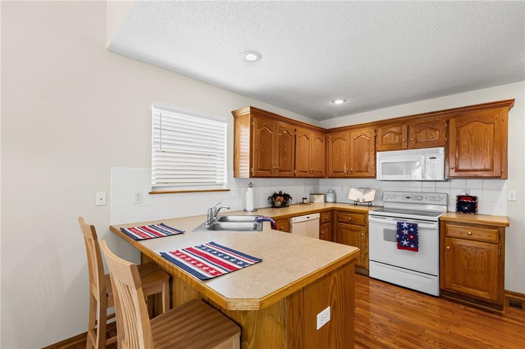 350 N Locust Street — photo 11