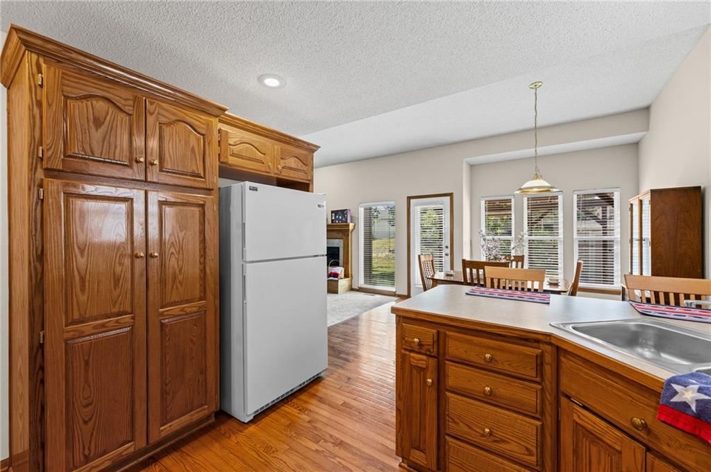 350 N Locust Street — photo 13