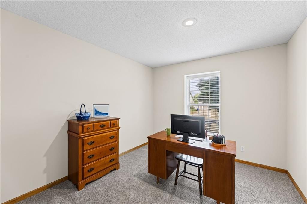 350 N Locust Street — photo 15