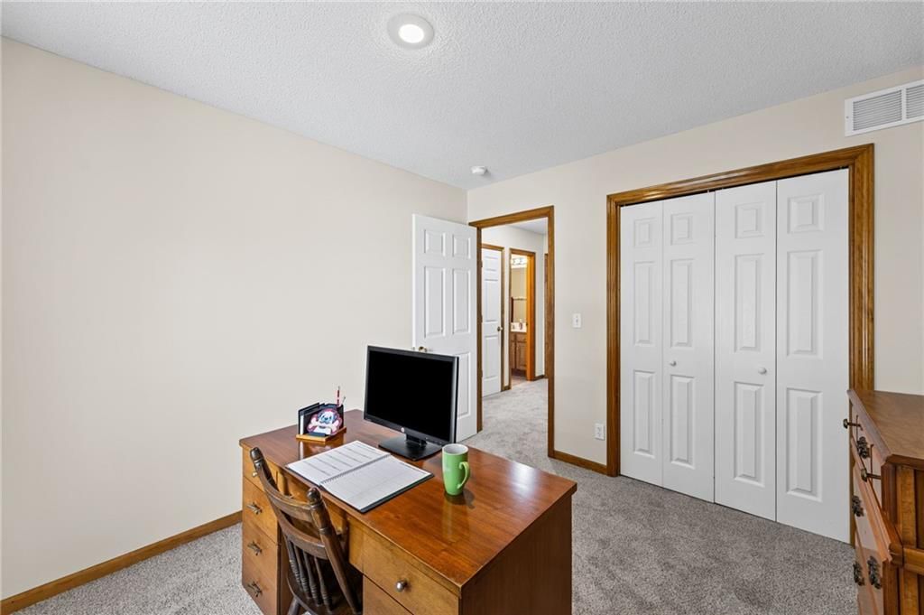 350 N Locust Street — photo 16