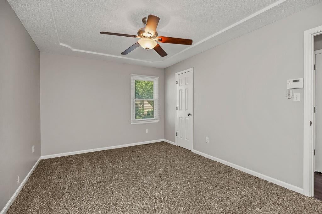 401 SE Mt Vernon Drive — photo 11