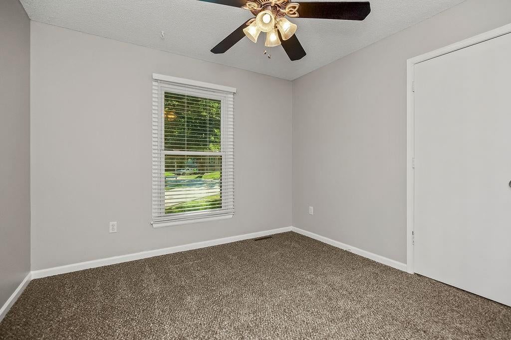 401 SE Mt Vernon Drive — photo 15