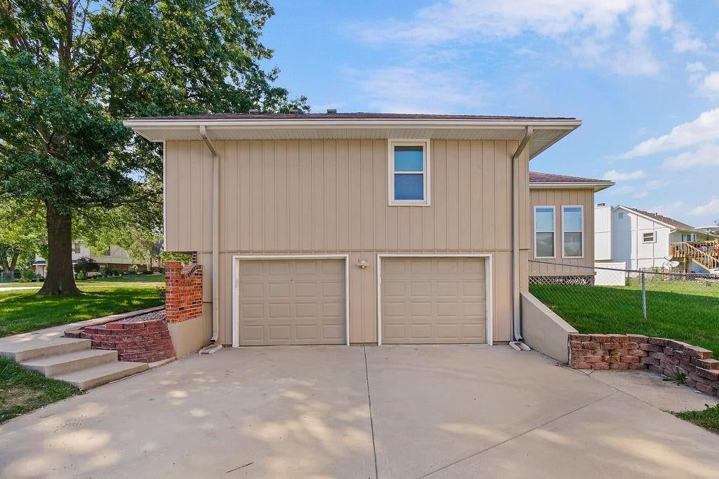 401 SE Mt Vernon Drive — photo 25