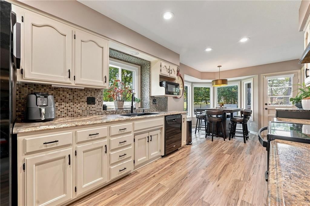 3306 NW Shannon Court — photo 9