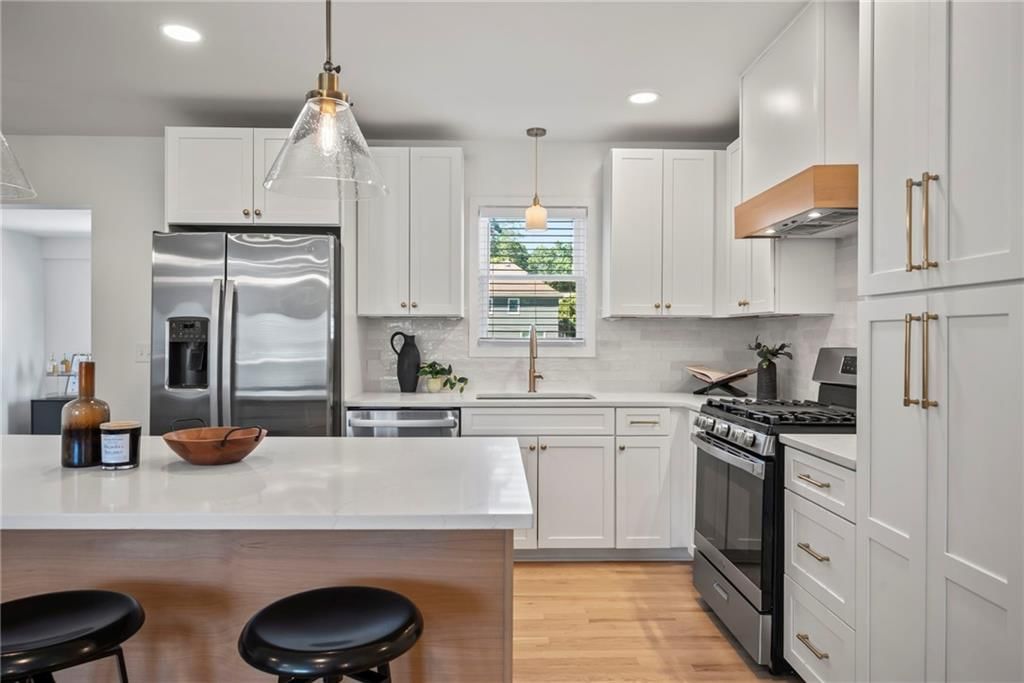 2720 W 51st Street — photo 7