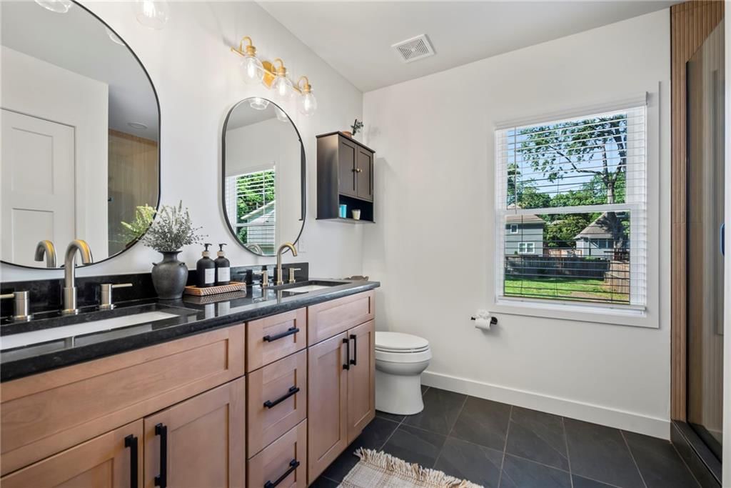 2720 W 51st Street — photo 16