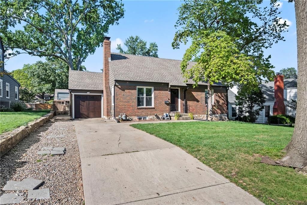 2720 W 51st Street, Westwood, KS