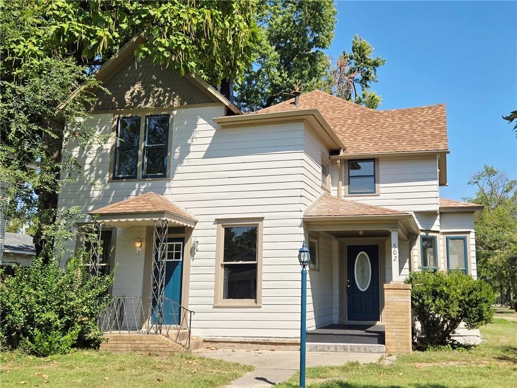 502 W 7th Street — photo 1