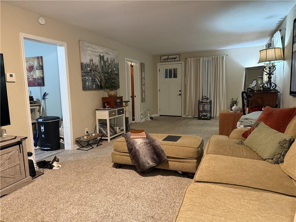 717 W 9th Street — photo 10