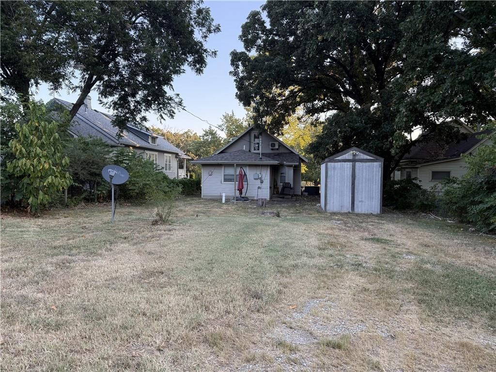 717 W 9th Street — photo 27