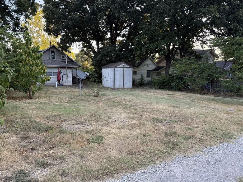 717 W 9th Street — photo 28