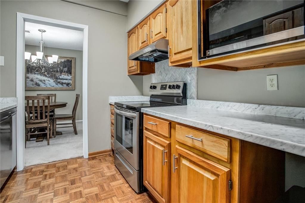 Photo 10 of 29 - 1205 NW Village Drive #D, Blue Springs, MO 64015