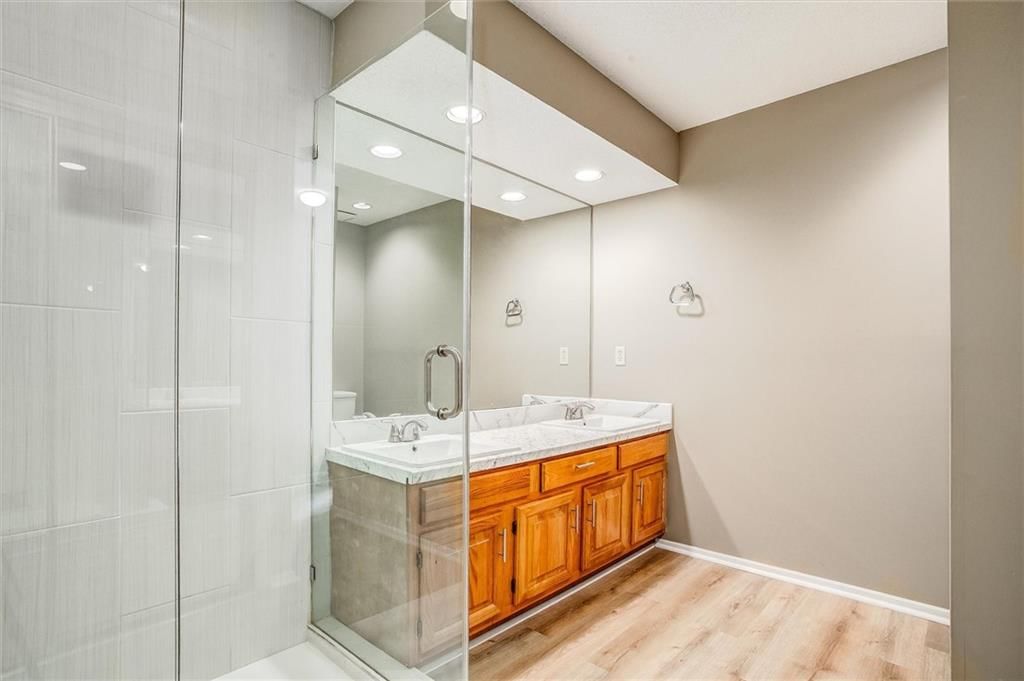 Photo 15 of 29 - 1205 NW Village Drive #D, Blue Springs, MO 64015