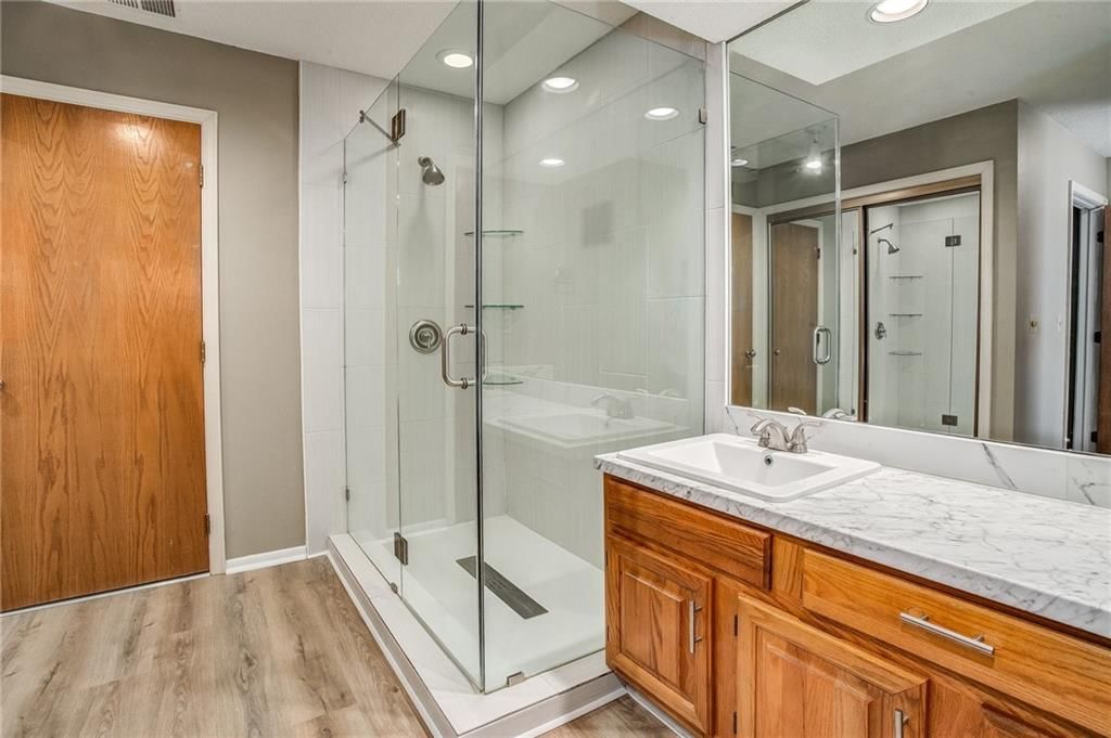 Photo 16 of 29 - 1205 NW Village Drive #D, Blue Springs, MO 64015