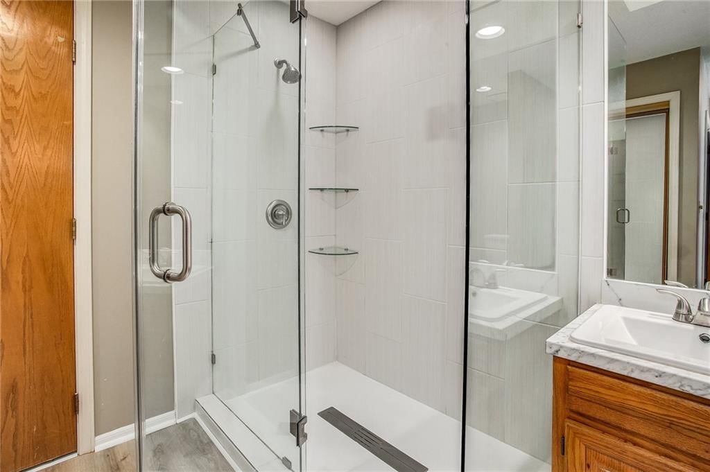 Photo 17 of 29 - 1205 NW Village Drive #D, Blue Springs, MO 64015
