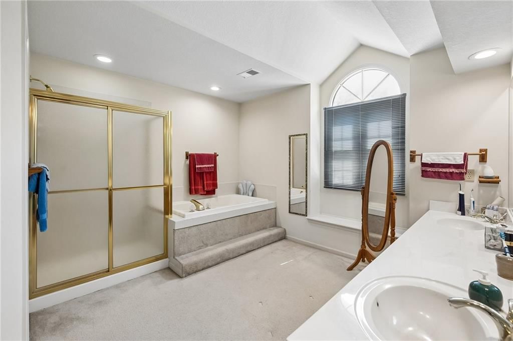 Photo 37 of 51 - 5417 N Walnut Street, Kansas City, MO 64118