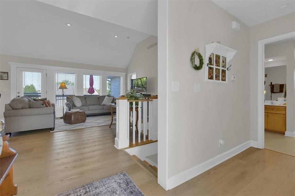 414 Foxglove Street — photo 11