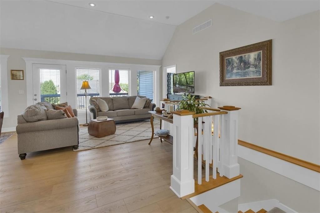 414 Foxglove Street — photo 12