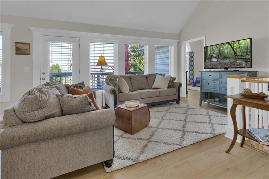 414 Foxglove Street — photo 13