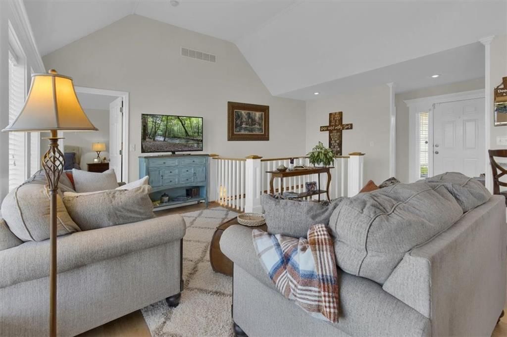 414 Foxglove Street — photo 14