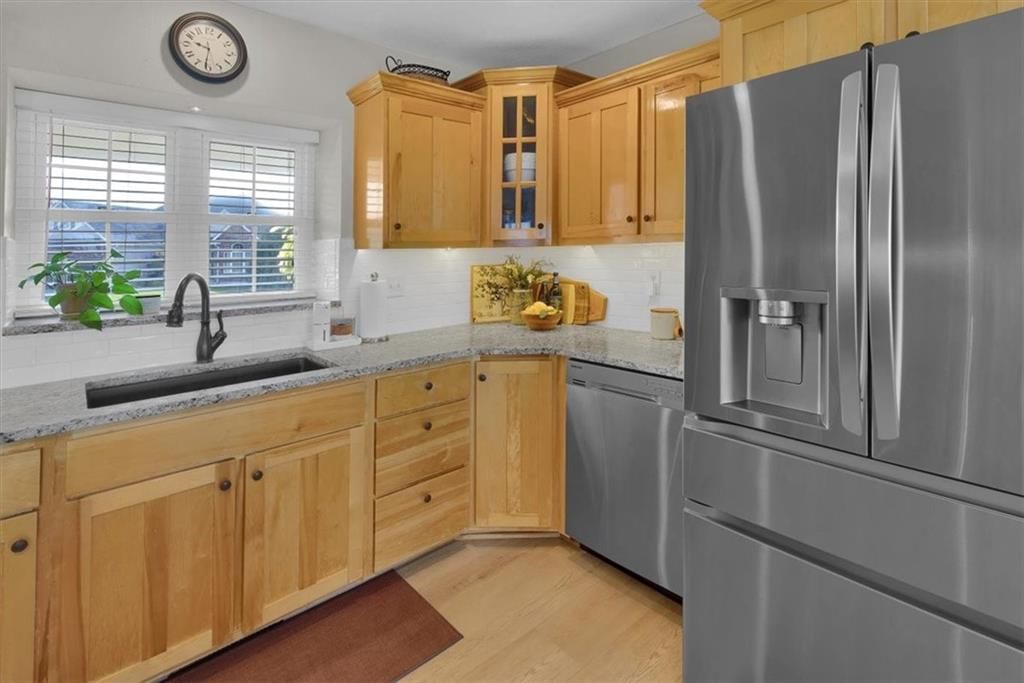 414 Foxglove Street — photo 19