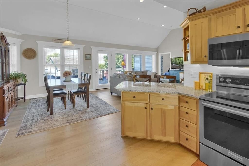 414 Foxglove Street — photo 22
