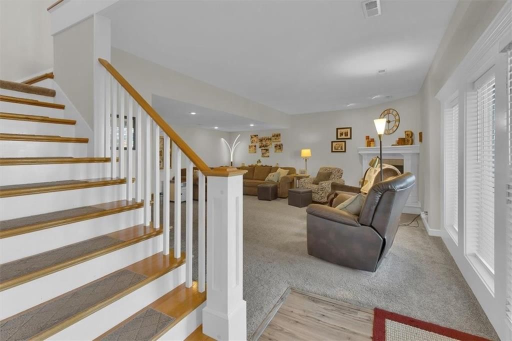 414 Foxglove Street — photo 34