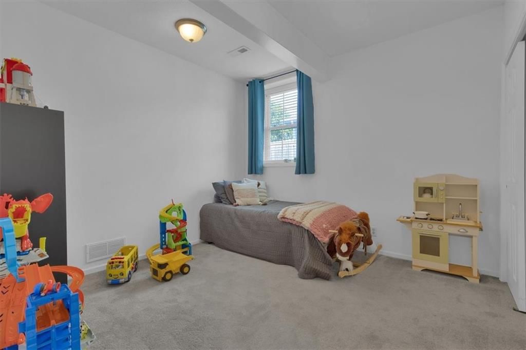 414 Foxglove Street — photo 36