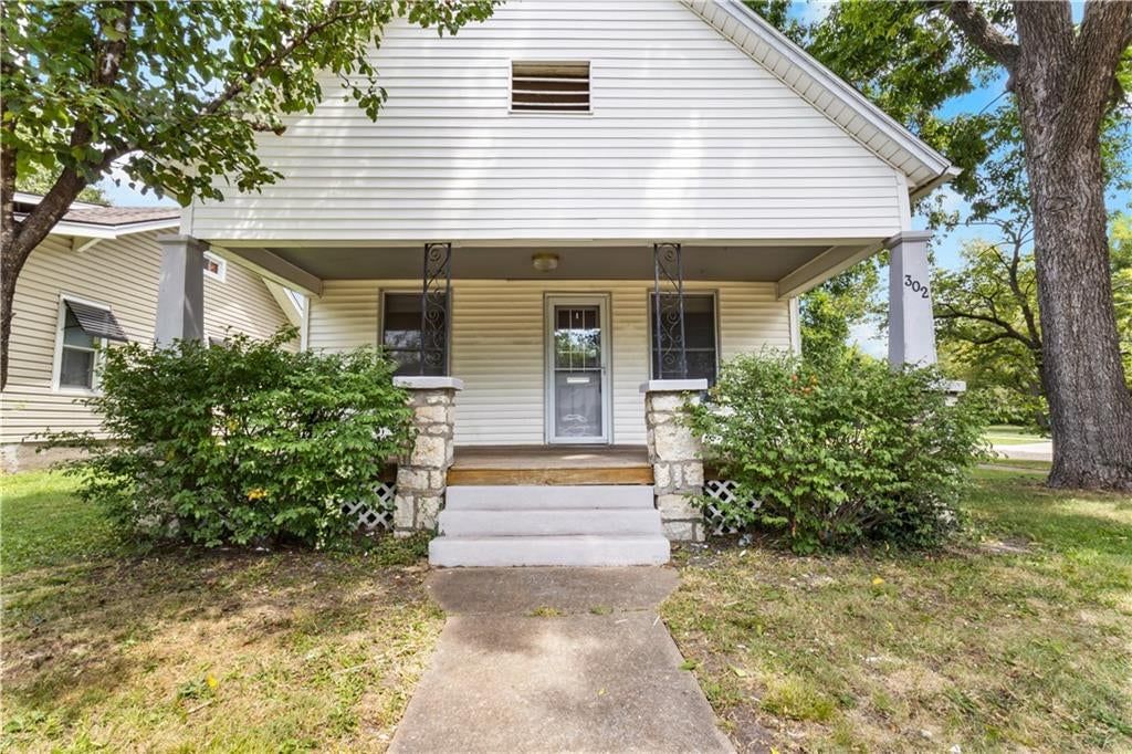 302 Pacific Avenue, Osawatomie, KS